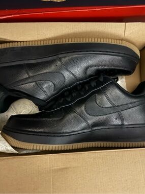 Nike Men’s Black Leather Sneakers with Gum-Color Outsole